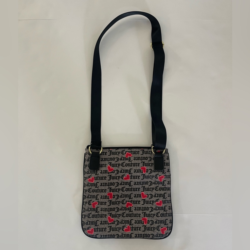 ❤️HEART PURSE BUY! ❤️. $14!!!! Heart Print Juicy Couture Satchel - Picture 7 of 10